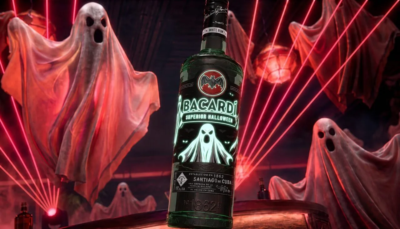 Bacardí apaga la luz: la botella de Halloween que brilla en la oscuridad y se colecciona